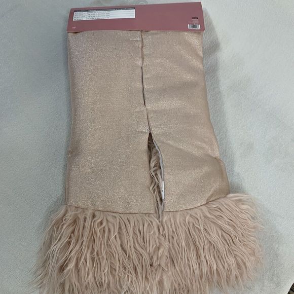 Christmas Tree Skirt Pink Shimmer Shaggy Fluffy Faux Trim Elegant Bottom Decor - Picture 3 of 7